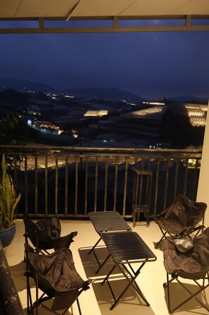 ห้องเบสิกดับเบิลหรือทวิน, เตียงควีนไซส์ 2 เตียง, ปลอดบุหรี่, วิวภูเขา | บริเวณที่พัก