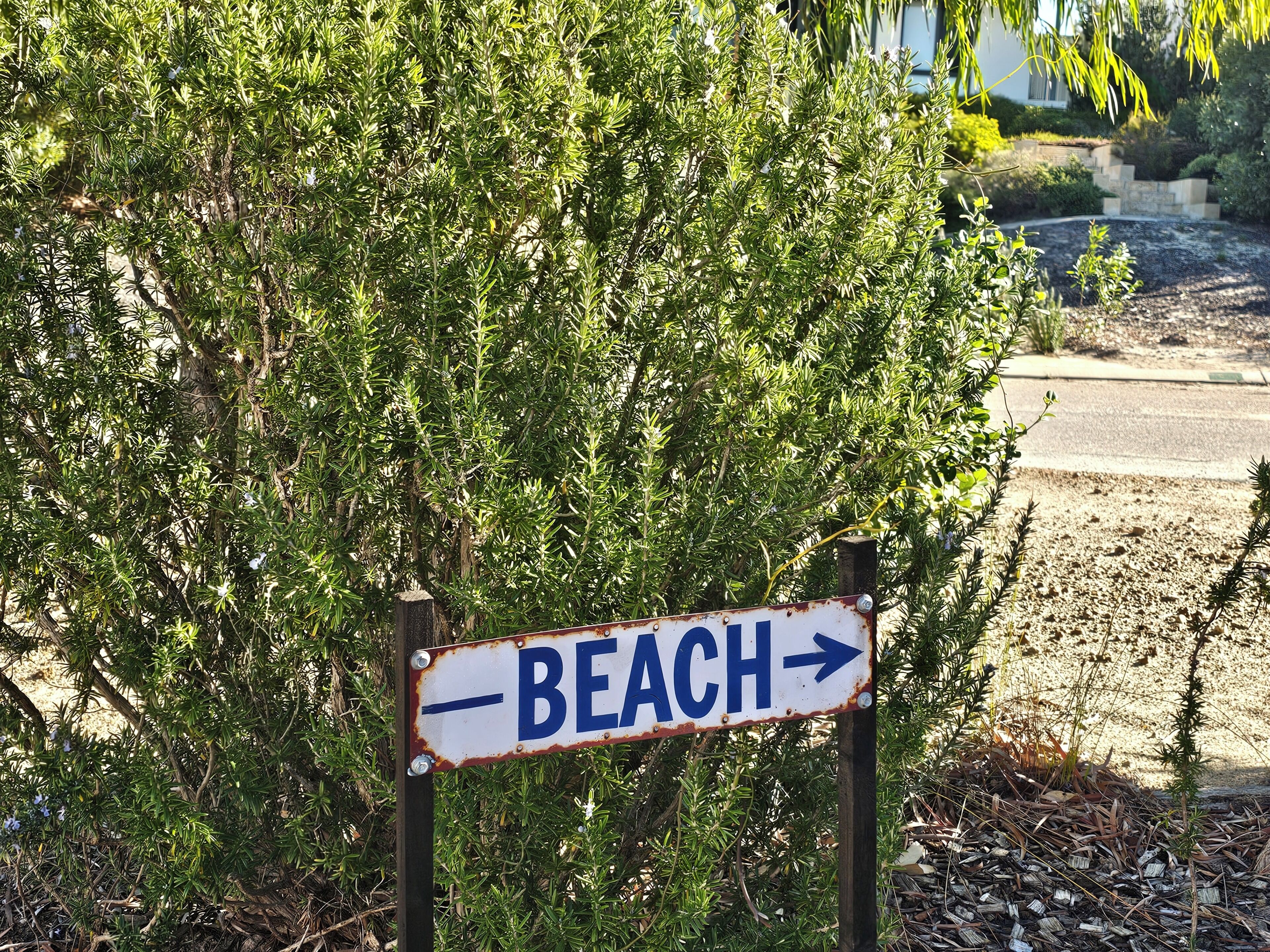 المنطقة المحيطة بالمنشأة