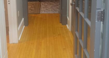 Adorable 1-bedroom apartment with AC in charming Cumberland