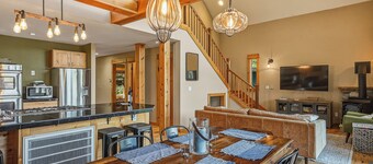 Lakebay Hideaway: Private Lakefront House on the Key Peninsula