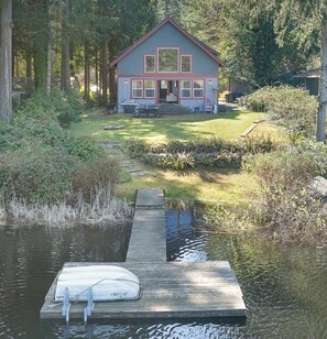 Exterior - Lakebay Hideaway: Beautiful Private Lakefront House (Home)