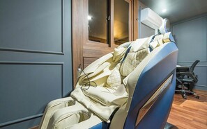 Massage Chair Room - No Parking | Allergitestade sängkläder, gratis wi-fi och sängkläder