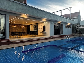 Piscine extérieure