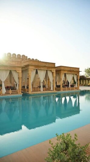 Pool -  Desert Cactus Resort Luxury Stayin the Heart of the Desert (Sam)