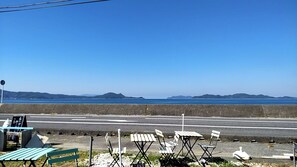 ห้องเบสิกสำหรับสี่ท่าน, วิวชายหาด | รับประทานอาหารกลางแจ้ง