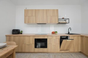 Fridge, microwave, oven, stovetop - Air-conditioned Apartment with Terrace | 3 Minutes from Market Square (Warszawa)