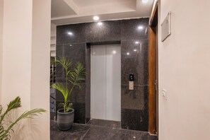 Lift - Alaya Stays Liv Regalia Apartments (Gurugram)