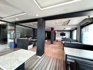 Dining - Beach Side Hotels Big boss (Digha)