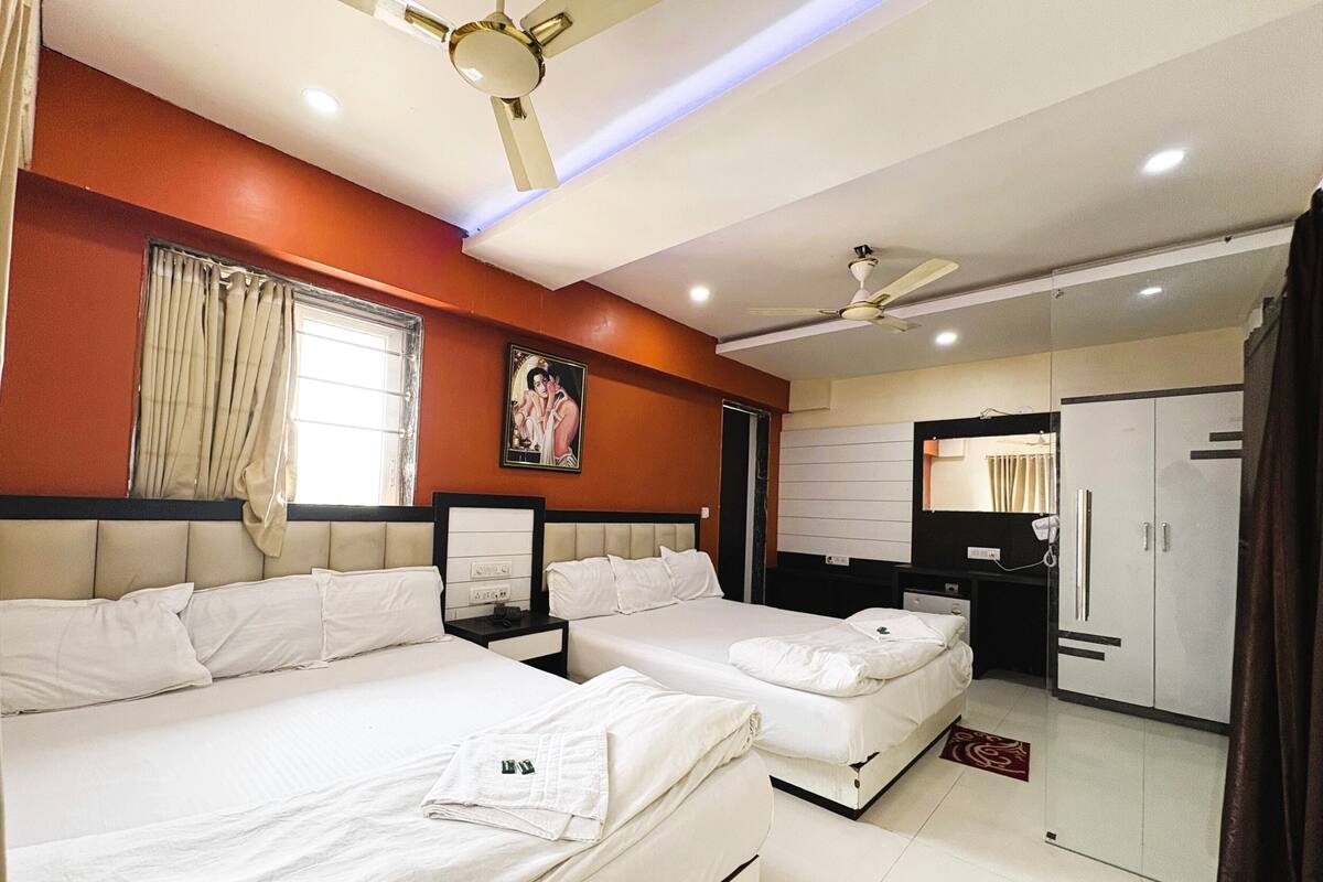 Deluxe Quadruple Room, Balcony