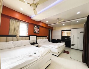 Deluxe Quadruple Room, Balcony - Beach Side Hotels Big boss (Digha)