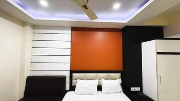 Standard Double Room, Beach View | Soundproofing, free WiFi, bed sheets