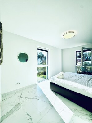 Luxury Villa - Quiet Luxury 4BR With1LR Garden Villa (Mödling)