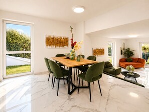 Dining room - Quiet Luxury 4BR With1LR Garden Villa (Breitenfurth bei Wien)