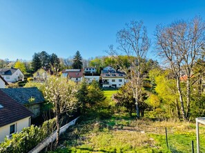 Front of property - Quiet Luxury 4BR With1LR Garden Villa (Breitenfurth bei Wien)