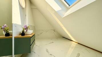Luxury Villa | Bathroom