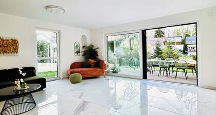 Quiet Luxury 4BR With1LR Garden Villa