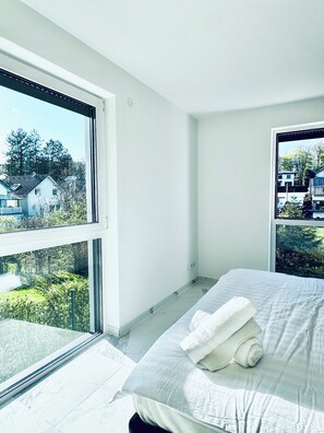 Luxury Villa | View from room - Quiet Luxury 4BR With1LR Garden Villa (Mödling)