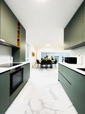 Luxury Villa | Private kitchen - Quiet Luxury 4BR With1LR Garden Villa (Mödling)