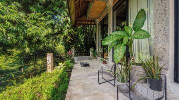 Apartment, 2 Bedrooms, Kitchen, Garden View | Terrace/patio