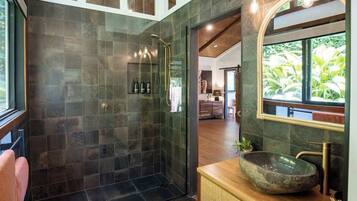 Shower, shampoo