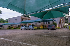 Property grounds - Fallsway Palms (Lusaka)
