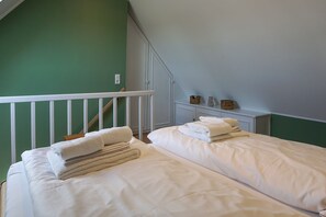 2 bedrooms, in-room safe, iron/ironing board, WiFi - Meeresleuchten - Sea lights on Sylt: relaxation, proximity to the beach & space for 4 (Wenningstedt-Braderup (Sylt))