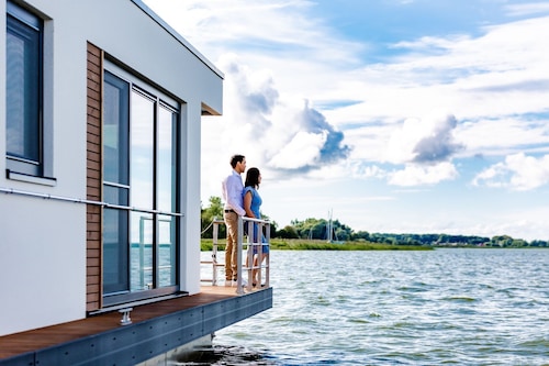 Kranichnest Schwimmhaus - Kranichnest Schwimmhaus: lake view, terrace, wood-burning stove