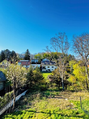 View from property - Quiet Luxury 5BR Villa With Garden (Breitenfurth bei Wien)