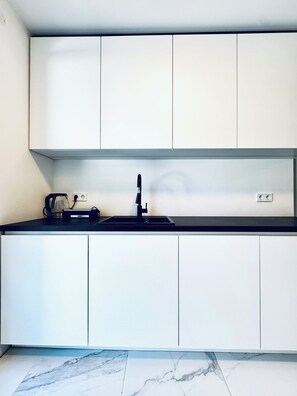 Luxury Villa | Private kitchen - Quiet Luxury 5BR Villa With Garden (Breitenfurth bei Wien)