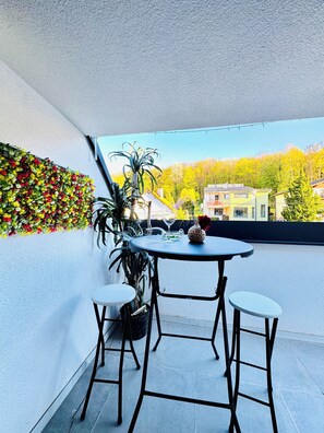 Balcony - Quiet Luxury 5BR Villa With Garden (Breitenfurth bei Wien)