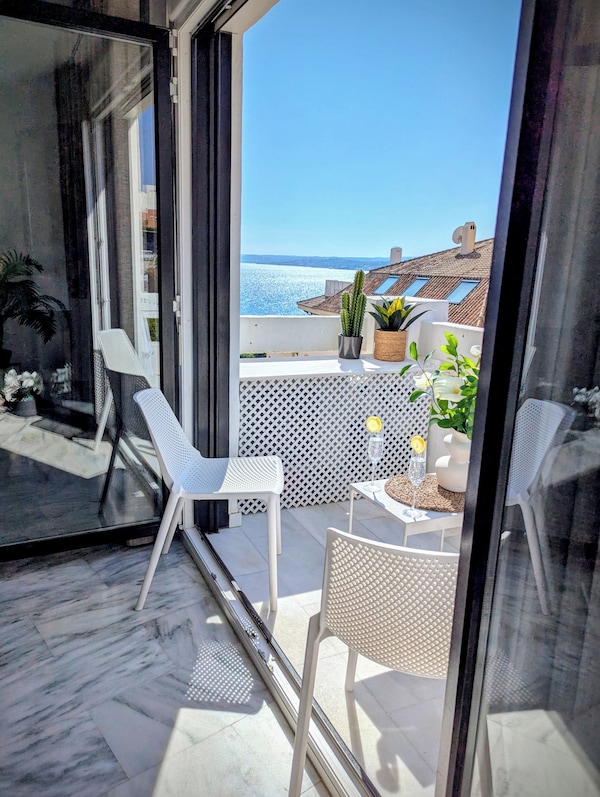 Pin4.1 - Beachfront 1br Near Port & Beach - Estepona