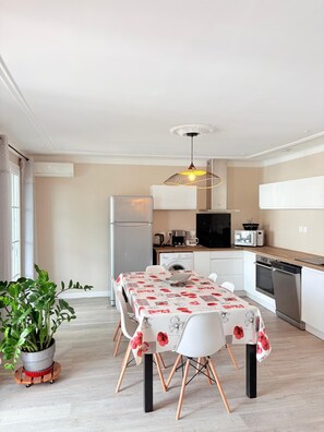Fridge, microwave, oven, dishwasher