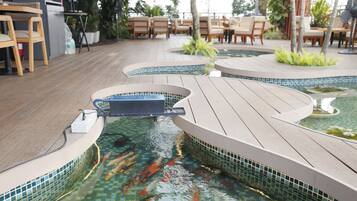 Tempat makan outdoor