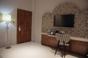 Deluxe Double Room, City View | Interior - Hotel Subansiri (Dibrugarh)