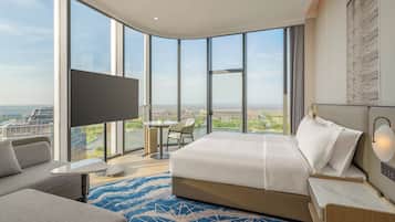 Suite, 1 Bedroom, Lake View (Dining Area)