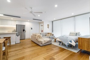 2 bedrooms, iron/ironing board, WiFi, bed sheets - The Sea Breeze Retreat (Palm Beach)