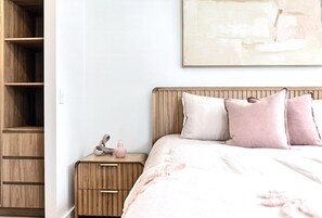 2 habitaciones, tabla de planchar con plancha, wifi y ropa de cama 