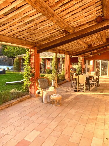 Charming Property with Pool and Jacuzzi, 10 Minutes from Uzès