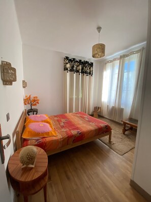 Room - Holiday Home in Southern Ardèche with Jacuzzi, Mountain View, Wi-Fi & Air Conditioning (Joyeuse)