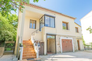 Exterior - Gîte in Southern Ardèche with Jacuzzi, Wi-Fi, and Air Conditioning (Joyeuse)
