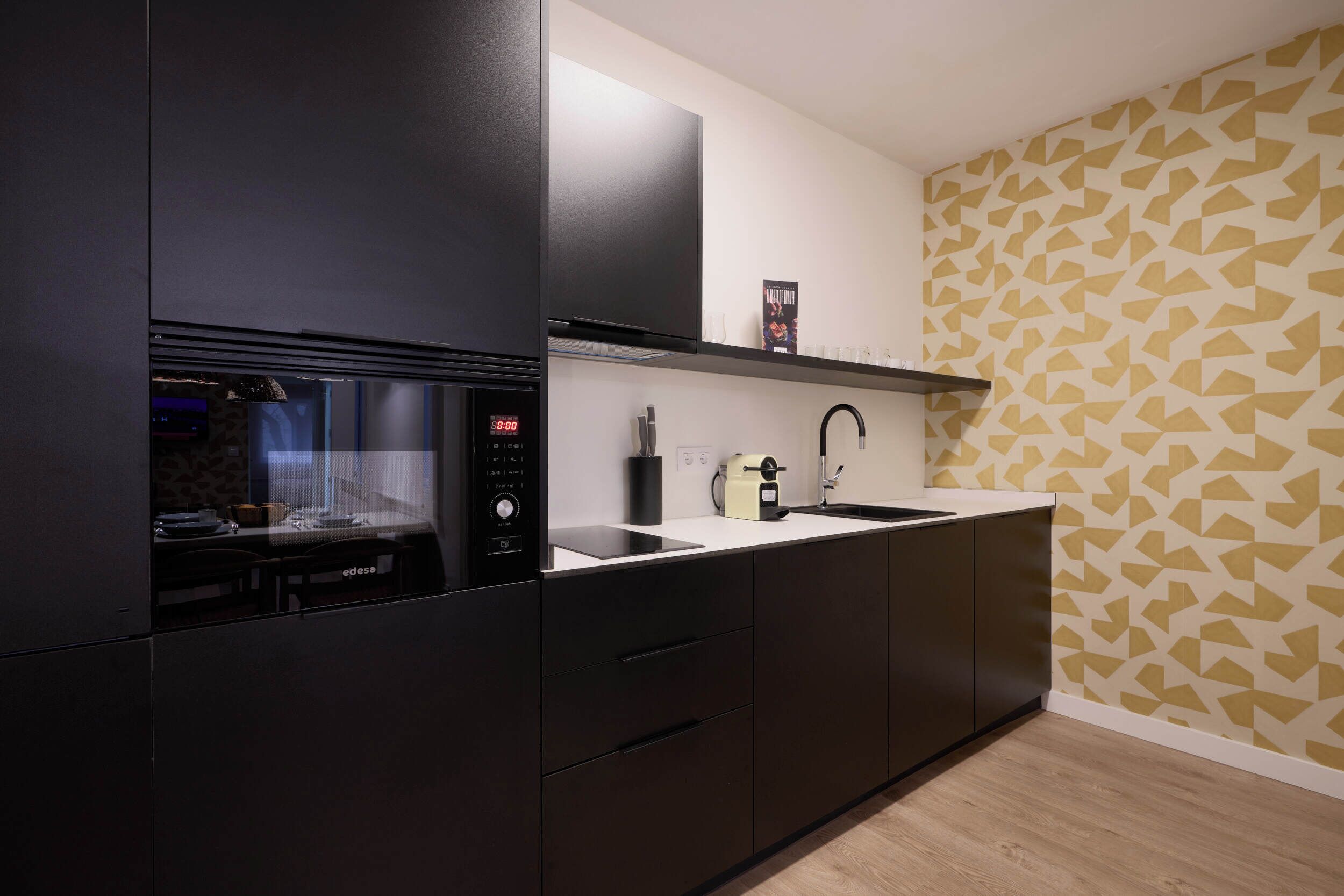 Classic Apartment, Patio | Private kitchen