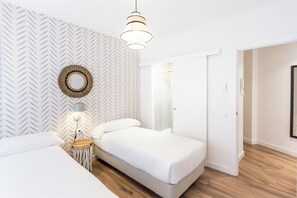 Family Apartment, Balcony, City View - MOON Apartments (Sevilla)