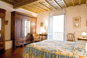 1 bedroom, desk, iron/ironing board, free WiFi - An authentic stay in the heart of Florence, a stone's throw from history (Firenze)