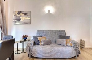 Living area - Love Si - Elegant renovated apartment in the historic center (Firenze)