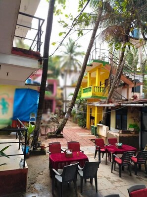 Khu ẩm thực ngoài trời