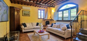 Living area - Villa in Pontemazzori with 3 bedrooms sleeps 8 (Pontemazzori)