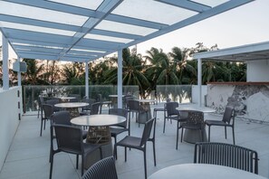 Dining - Ramada Encore by Wyndham Boracay White Beach (Boracay Island)