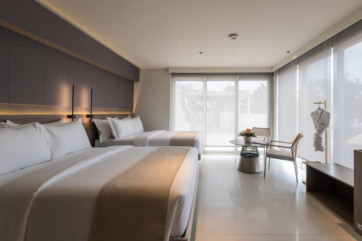 Premier Room, 2 Double Beds, Non Smoking, Courtyard View