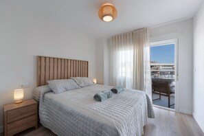 2 bedrooms, WiFi, bed sheets - Apartment 'In Benalmádena 402' with Sea Views, Wi-Fi and Air Conditioning (Benalmádena)