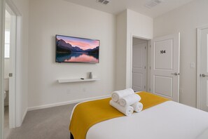 Classic Double Room, 1 Queen Bed, Non Smoking | Free WiFi, bed sheets - Affordable Stays Kissimmee (Kissimmee)